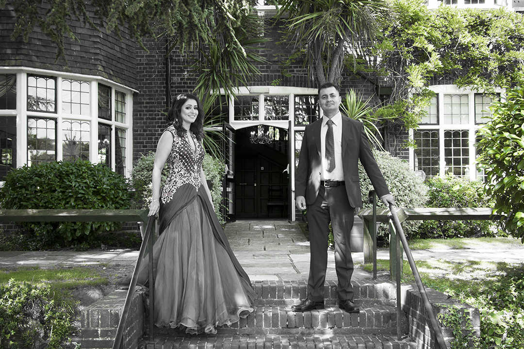 beautiful-wedding-photos-weybridge-register-office